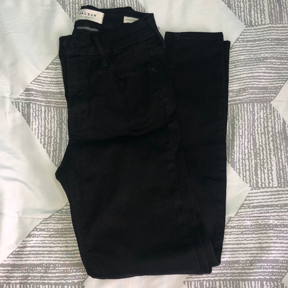 *NEW W/OUT TAGS* Black Skinny Pacsun Jeans